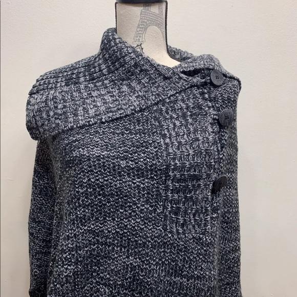 Le Chateau Women’s Fringed Knit Poncho Tweed Black Grey S-M - Picture 4 of 10